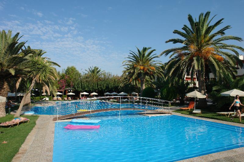 May Beach Hotel מלון