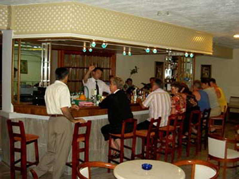 May Beach Hotel מלון העיירה רתימנו
